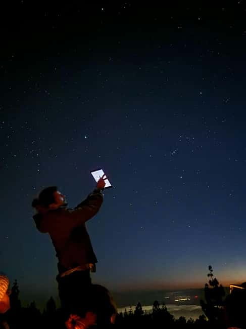 Tenerife: Teide National Park Sunset Picnic and Stargazing - Guides shape the evening