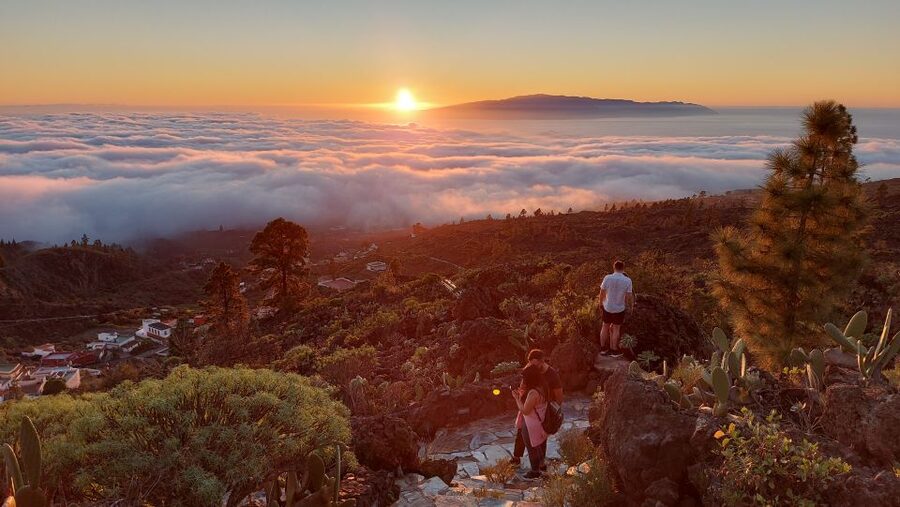 Tenerife: Teide National Park Sunset & Stargazing Tour - Photography, toilets, and other practical details