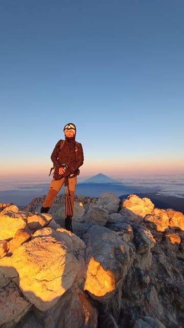 Tenerife: Teide Night Hike to Watch Sunrise and Shadow - Tea, snacks, and a short high-mountain reset