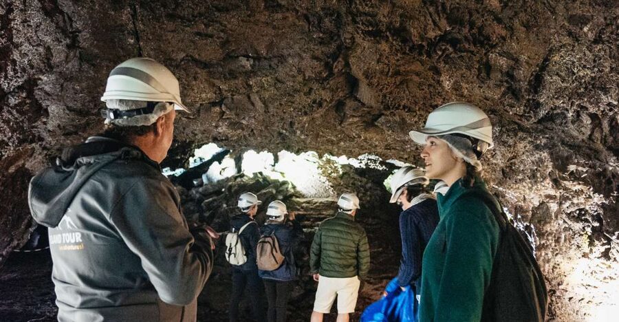 Terceira: Algar do Carvão Lava Caves Tour - Algar do Carvão and the hollow volcano
