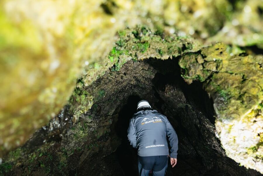 Terceira: Algar do Carvão Lava Caves Tour - Furnas do Enxofre and smoke from the ground