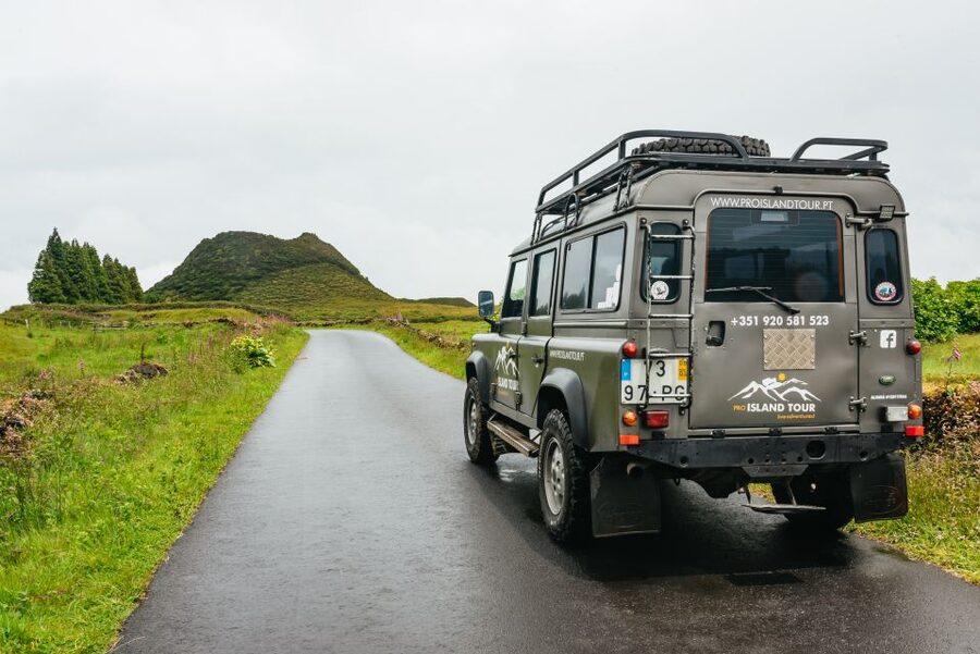 Terceira: Algar do Carvão Lava Caves Tour - Guides, language, and group style