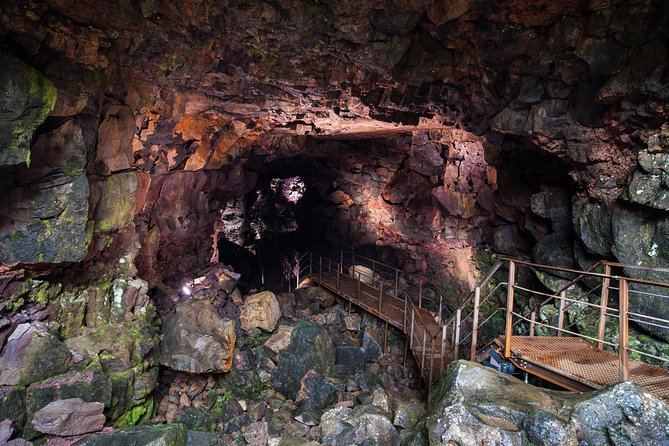 The Lava Tunnel Tour with Transfer from Reykjavik - What the one-hour tunnel walk is really like
