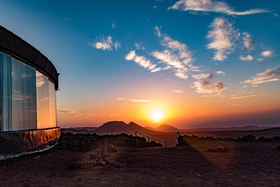 Timanfaya National Park: Evening Tour with Volcano Dinner - Live music and the end of the evening