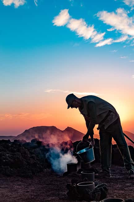 Timanfaya National Park: Evening Tour with Volcano Dinner - Resort pickup, coach time, and the first practical issue