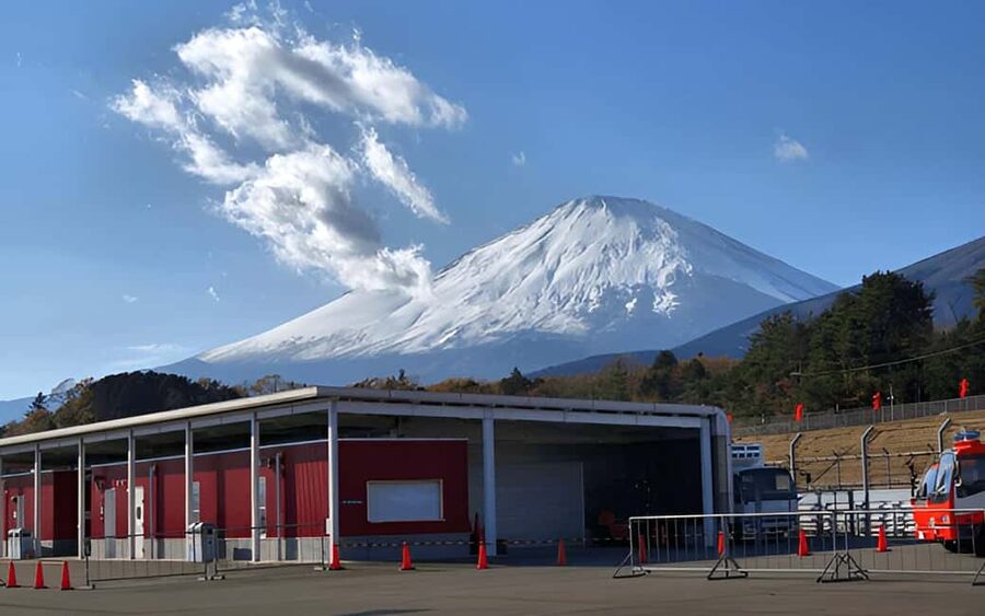 Tokyo:Customizable Private Day Trip to Mt.Fuji & Safari Park - The 5th Station at 2,300 meters