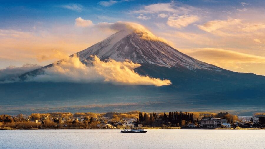 Tokyo: Mount Fuji & Hakone Private Customized Full Day Tour - Oshino Hakkai’s clear spring ponds