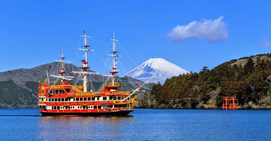 Tokyo: Mt. Fuji 5th Station & Hakone Cruise 1-Day Bus Tour - Buffet lunch with Fuji views and a Japanese garden