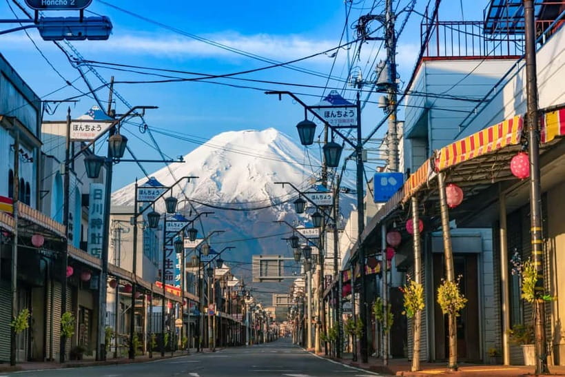 Tokyo: Mt. Fuji, Arakurayama Sengen Park, Oshino Hakkai Tour - What to bring and how to handle the walking