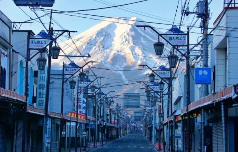 Tokyo: Mt. Fuji Highlights Tour with Lake Kawaguchi Cruise - Honcho Street and the Fuji View Through Town