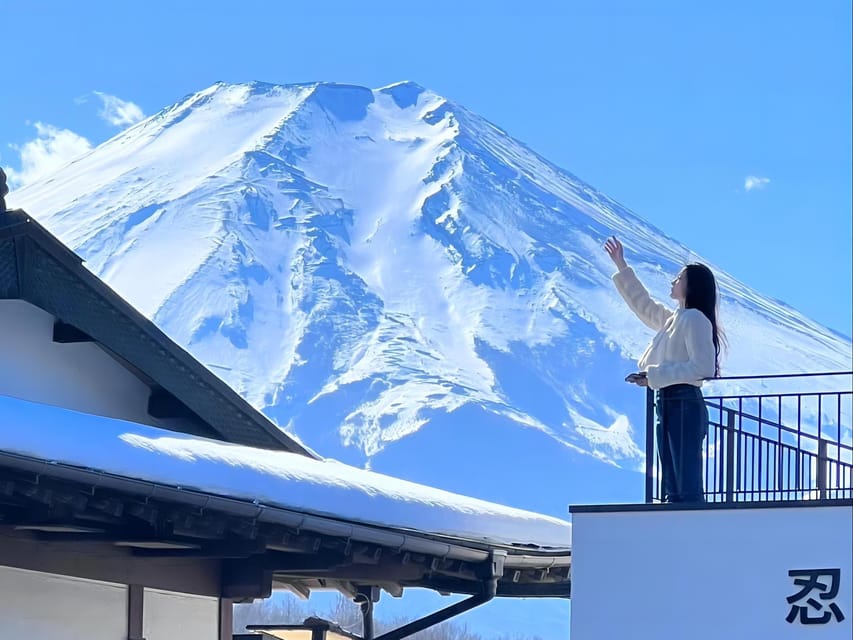 Tokyo: Mt Fuji Lake Kawaguchiko Tour & Arakuyama Sengen Park - Hikawa Clock Street, a compact Fuji photo stop