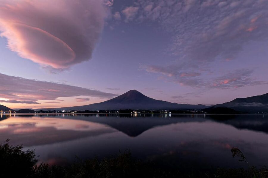 Tokyo: Private Day Trip to Mount Fuji and Hakone - The first Fuji photographs at Chureito Pagoda