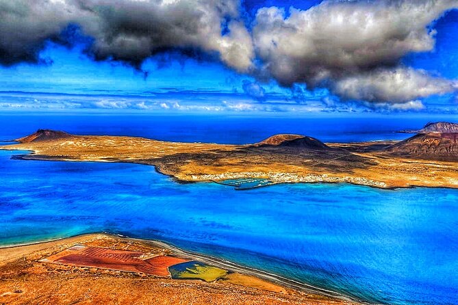 Tour to Timanfaya, Jameos del Agua, Cueva de los Verdes and viewpoint from the cliff - Cueva de los Verdes, a volcanic tunnel with a surprise