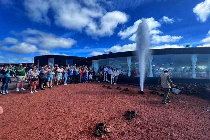 Tour to Timanfaya, Jameos del Agua, Cueva de los Verdes and viewpoint from the cliff - Jameos del Agua and César Manrique’s volcanic design