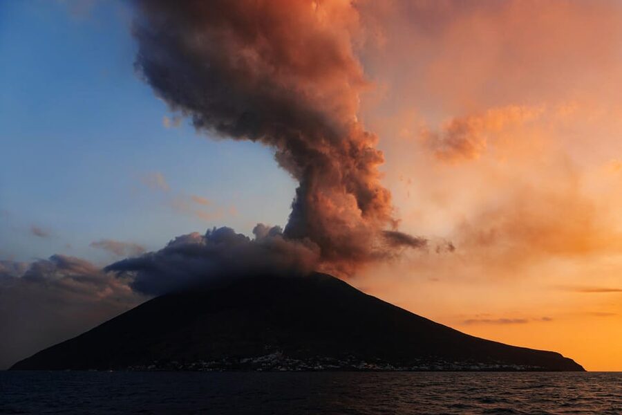 Tropea: Panarea and Stromboli at Night Boat Trip - Stromboli brings volcanic drama