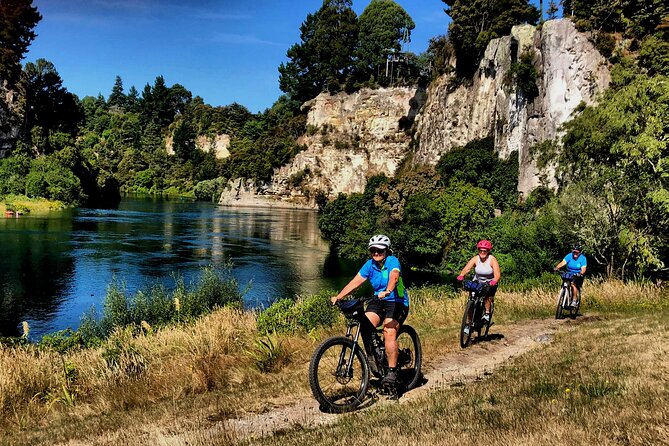 Volcanic Rotorua Day Trip from Auckland - Choosing Wai-O-Tapu or another Rotorua attraction