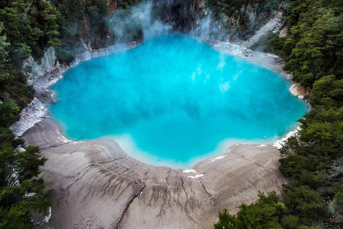 Volcanic Valley Self Guided Walking and Hiking at Waimangu - Frying Pan Lake and the first geothermal sights