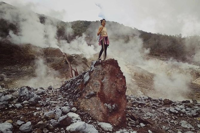 volcano hike and jungle trekking adventure - Weather, fitness, and what to pack
