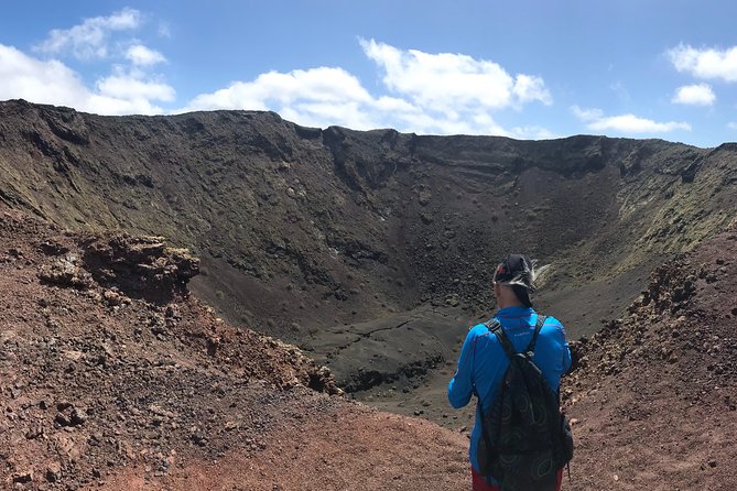 Volcano Trekking Tour (Timanfaya eruptions) - La Rilla Volcano and the first climb