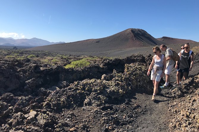Volcano Trekking Tour (Timanfaya eruptions) - What the guide adds to the morning