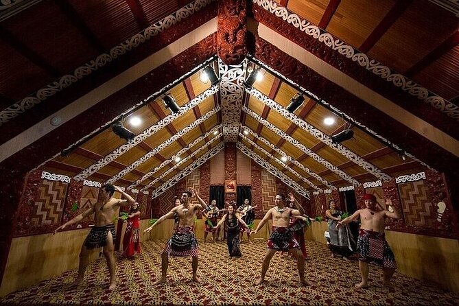 Waitomo Glow Worm Caves & Te Puia (Rotorua) Private Tour - Māori culture at Te Puia