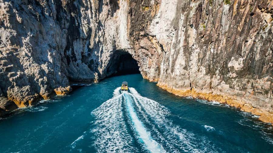 Whitianga: 2-Hour Cathedral Cove and Volcanic Coast Cruise - Who should book this cruise?