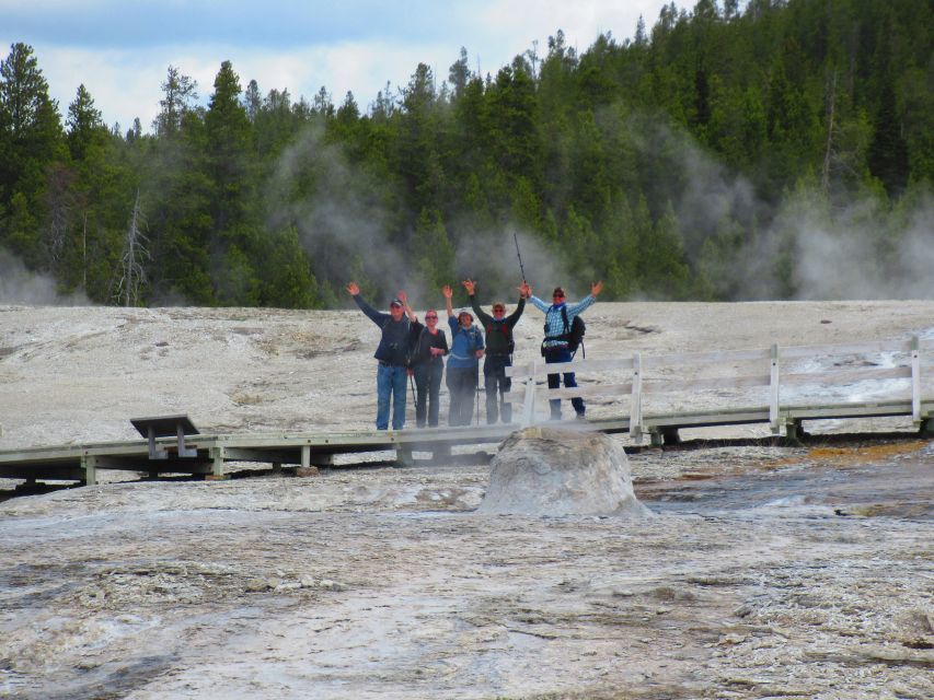 Yellowstone: Upper Geyser Basin Hike with Lunch - Key points at a glance