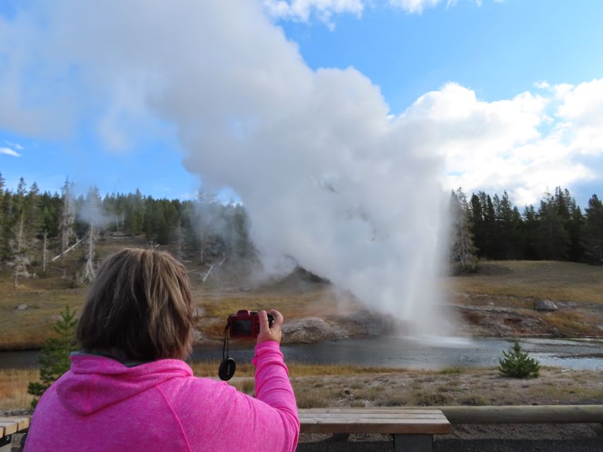Yellowstone: Upper Geyser Basin Hike with Lunch - Old Faithful is only one part of the day
