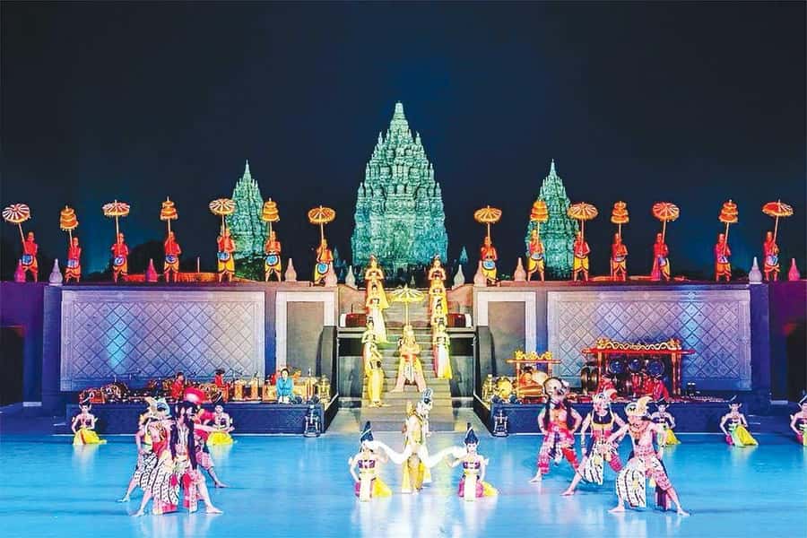 Yogyakarta: Borobudur, Mt. Merapi, Prambanan & Ramayana Tour - Lunch, local advice, and the value of a good driver-guide