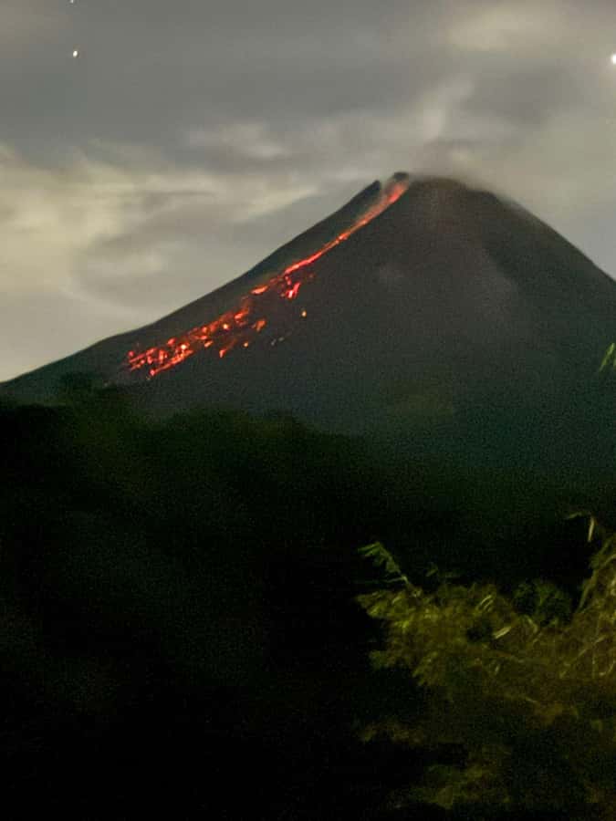 Yogyakarta: Merapi Volcano Lava View with Turgo Hill option - Guides who shape the evening