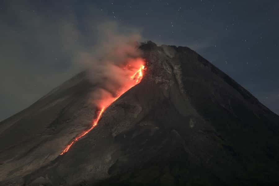 Yogyakarta: Merapi Volcano Lava View with Turgo Hill option - Waiting in Gubug Arum Sari