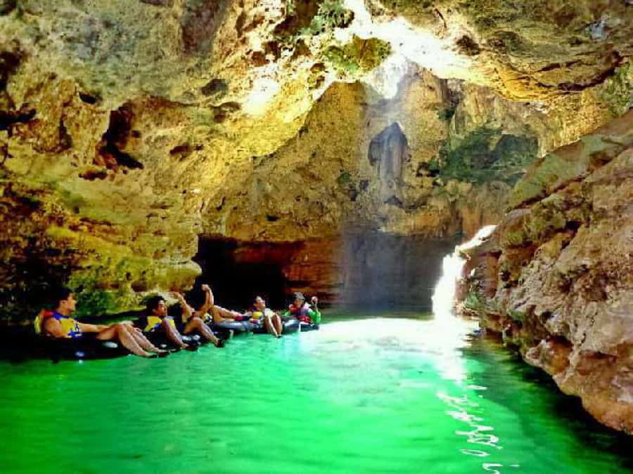 Yogyakarta: Mt. Merapi Sunrise, Jomblang & Pindul Cave Tour - Jomblang Cave and the shaft of daylight