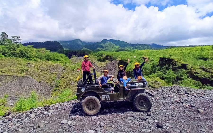Yogyakarta: Mt. Merapi Sunrise, Jomblang & Pindul Cave Tour - What to pack for this exact tour