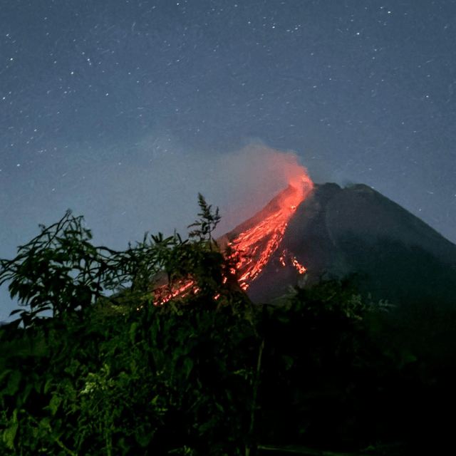 Yogyakarta Volcano: Merapi Volcano on Hilltop (Lava Viewing) - What waiting for lava is really like