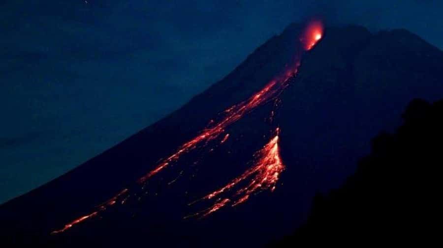 Yogyakarta Volcano: Mount Merapi on Hilltop (Lava View) - Choosing the main viewpoint or Turgo Hill